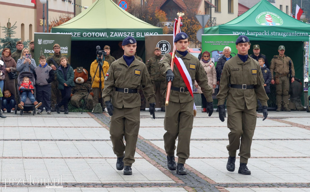 Ślubowanie klas mundurowych LO w Trzebini