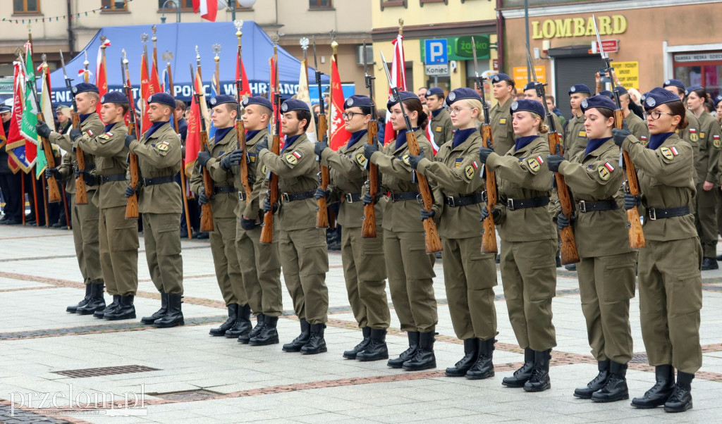 Ślubowanie klas mundurowych LO w Trzebini