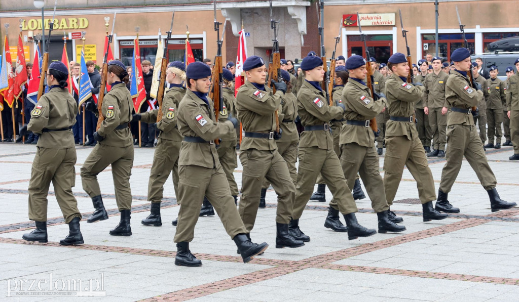 Ślubowanie klas mundurowych LO w Trzebini