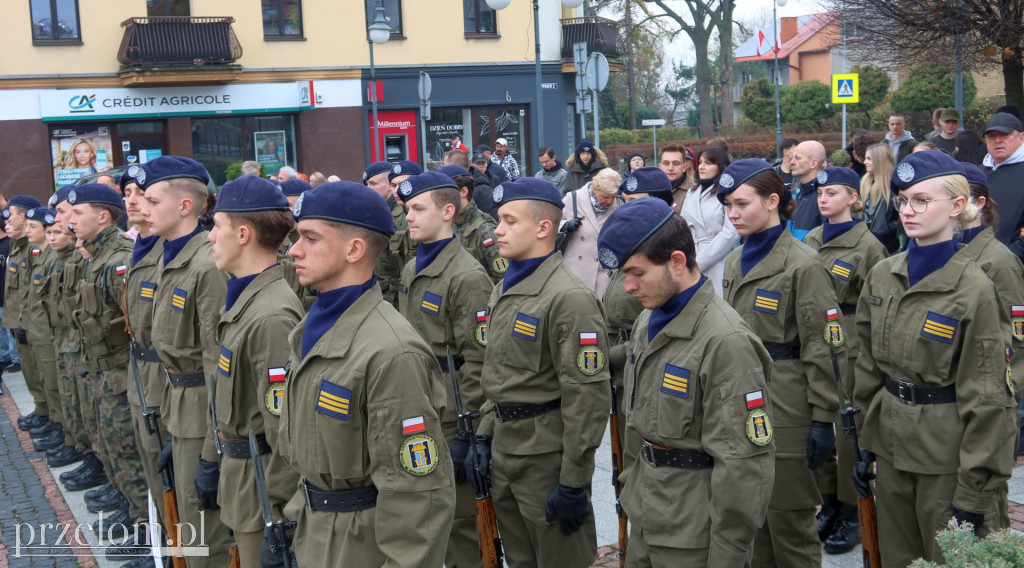 Ślubowanie klas mundurowych LO w Trzebini
