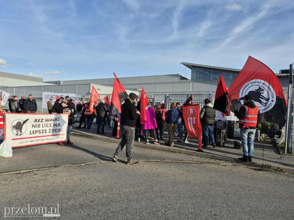 Związkowcy z całej Polski wsparli strajk w Valeo