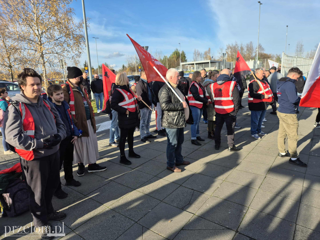 Związkowcy z całej Polski wsparli strajk w Valeo