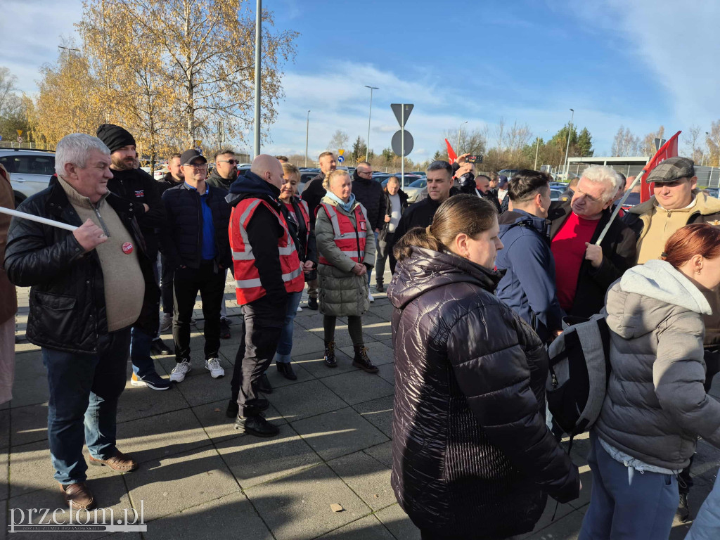 Związkowcy z całej Polski wsparli strajk w Valeo