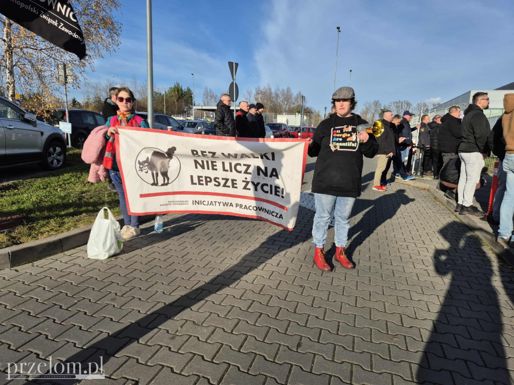Związkowcy z całej Polski wsparli strajk w Valeo