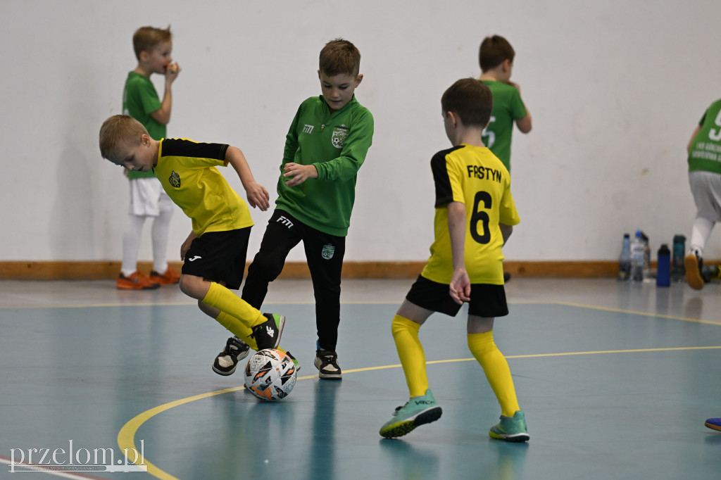 Mikołajkowy Turniej Halowej Piłki Nożnej Chłopców w Krzeszowicach - 06.12.2025
