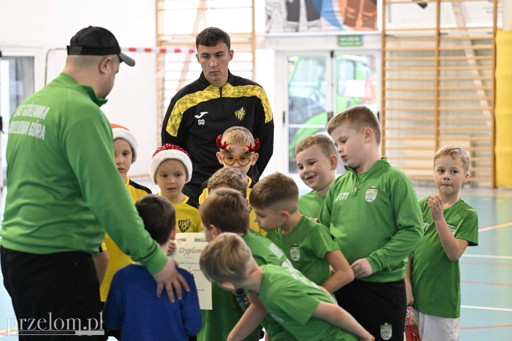 Mikołajkowy Turniej Halowej Piłki Nożnej Chłopców w Krzeszowicach - 06.12.2025