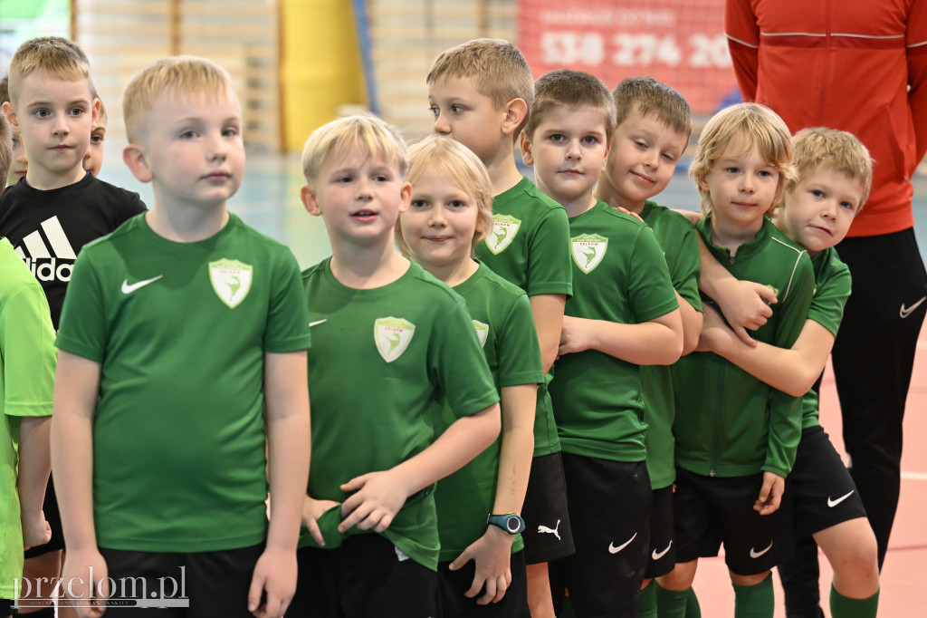 Mikołajkowy Turniej Halowej Piłki Nożnej Chłopców w Krzeszowicach - 06.12.2025