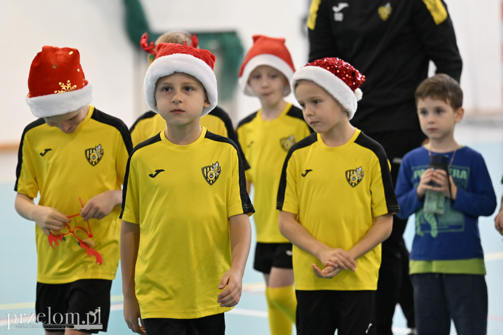 Mikołajkowy Turniej Halowej Piłki Nożnej Chłopców w Krzeszowicach - 06.12.2025