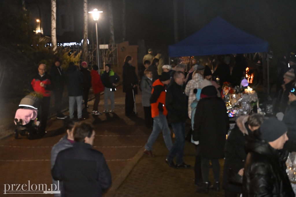 Świąteczna atmosfera w Parafii w Trzebini-Sierszy – jarmark i koncert - 14.12.2025