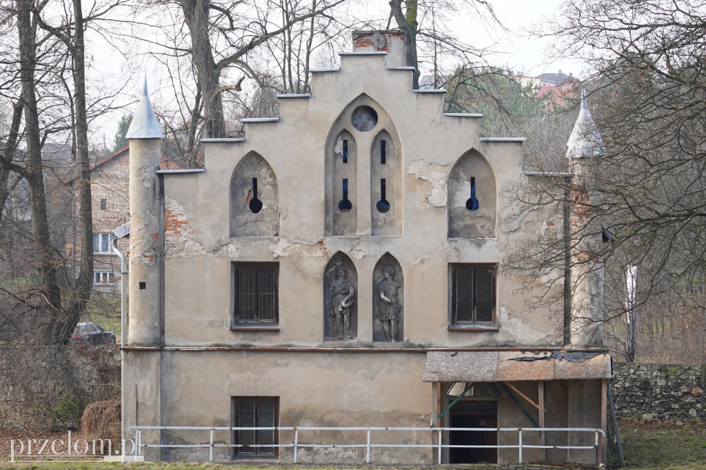 Pałac w Młoszowej odzyskuje blask