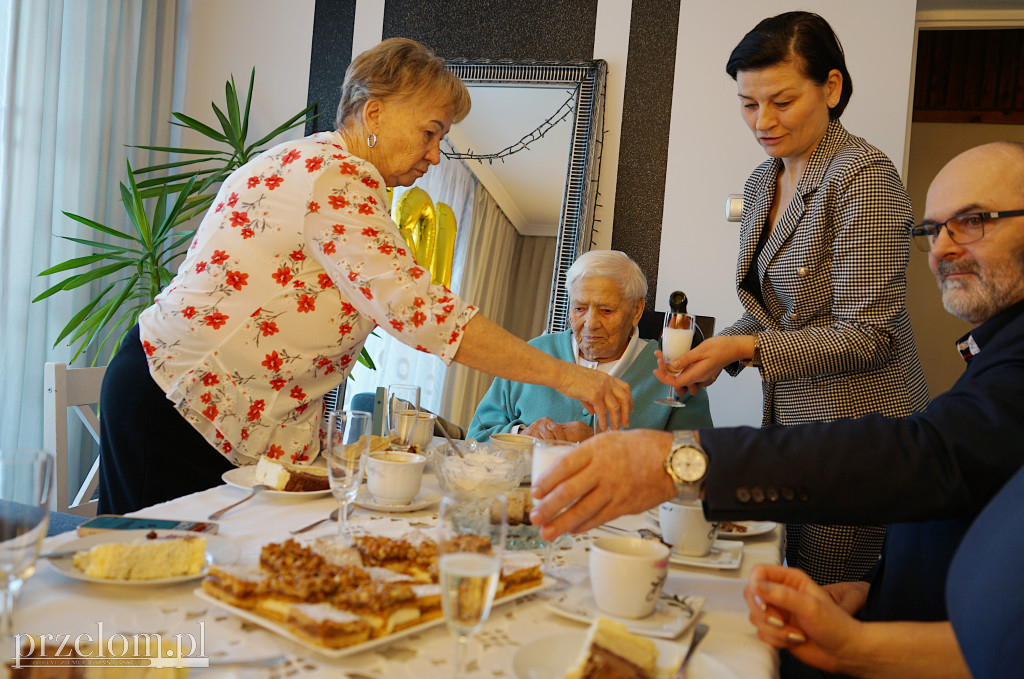 Urodziny stuletniej Zofii Kozioł z Piły Kościeleckiej