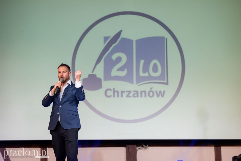 Elegancko, wzruszająco, z klasą. Studniówka II LO w Chrzanowie