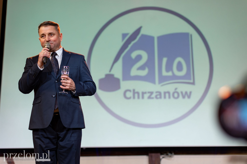 Elegancko, wzruszająco, z klasą. Studniówka II LO w Chrzanowie