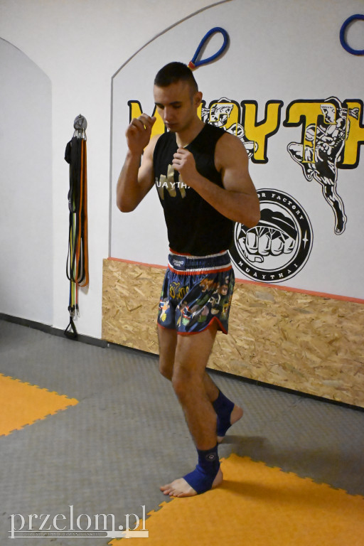 Mistrz Świata Muay Thai w Warrior Factory - 14.02.2026