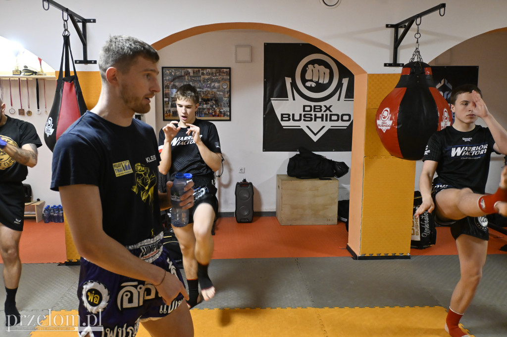 Mistrz Świata Muay Thai w Warrior Factory - 14.02.2026