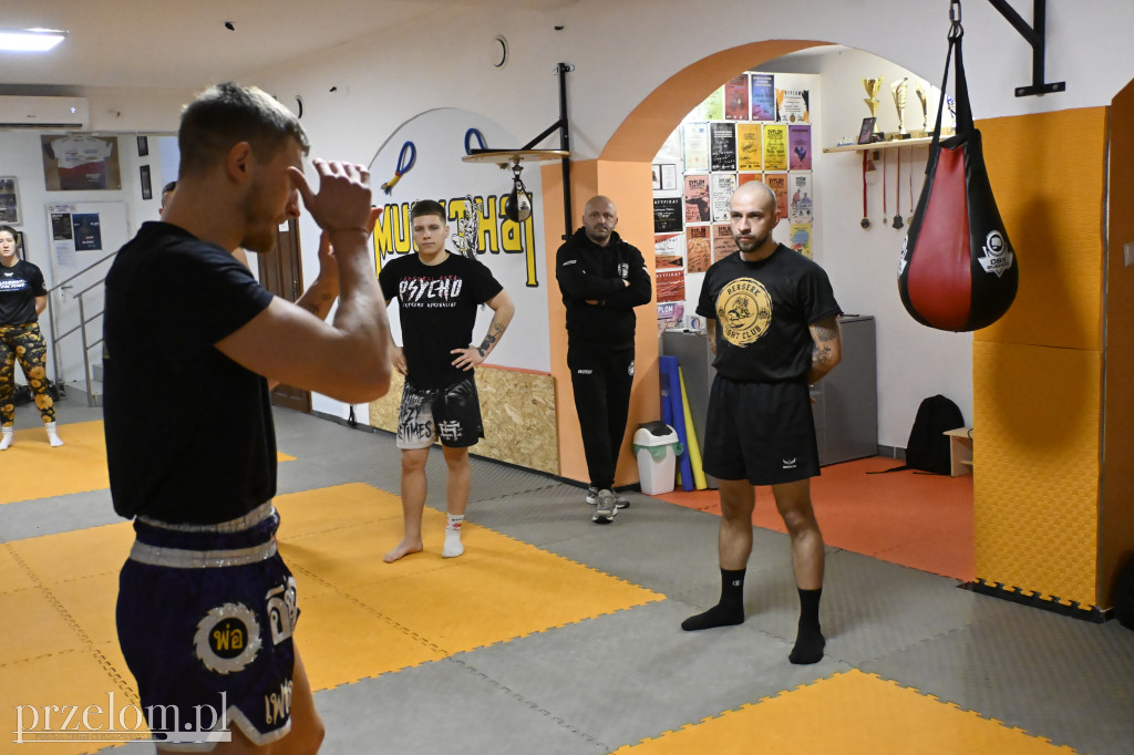 Mistrz Świata Muay Thai w Warrior Factory - 14.02.2026