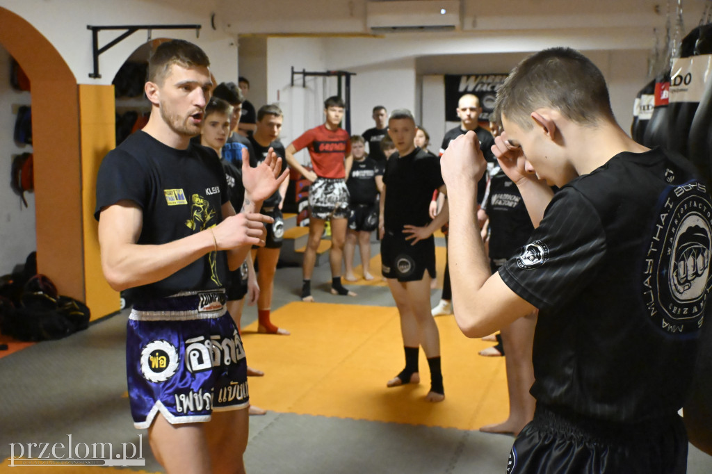 Mistrz Świata Muay Thai w Warrior Factory - 14.02.2026