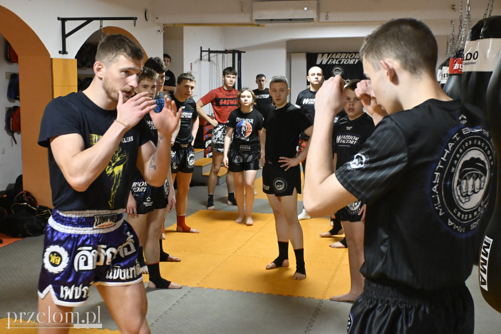 Mistrz Świata Muay Thai w Warrior Factory - 14.02.2026