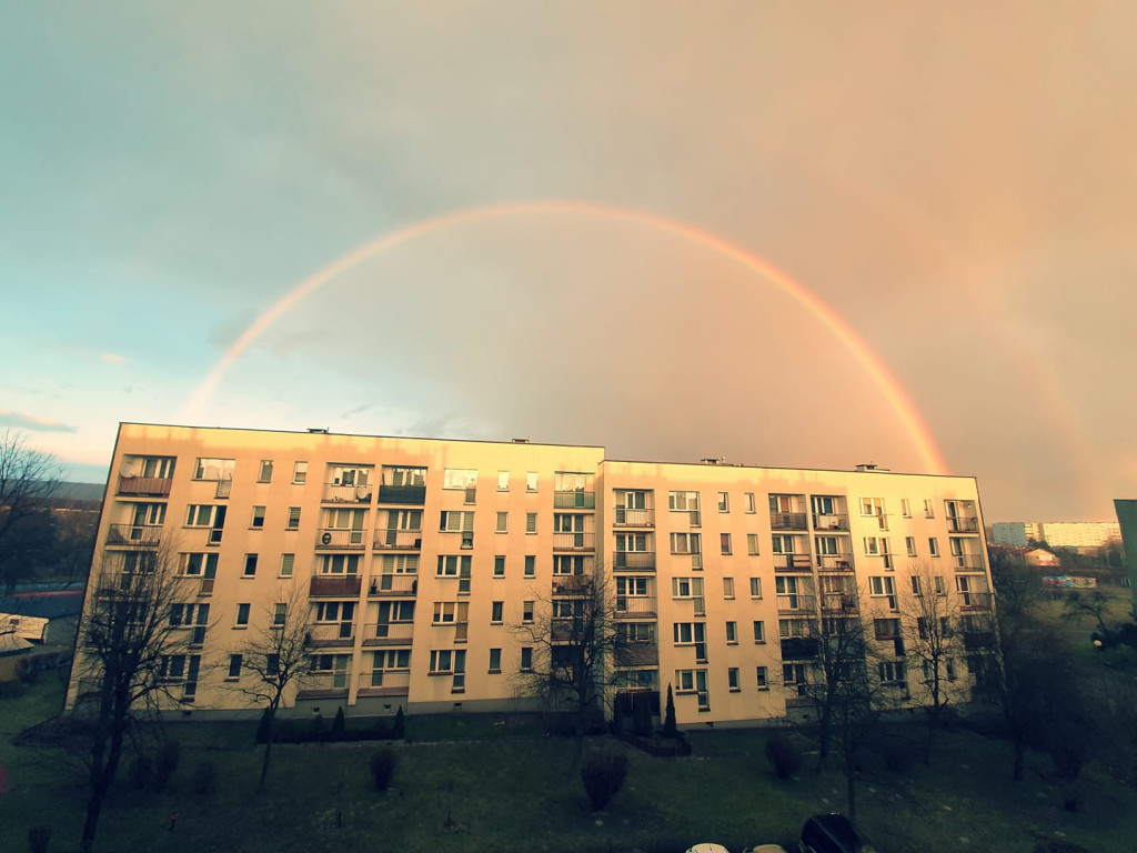 Tęcza w Przełomowych kadrach