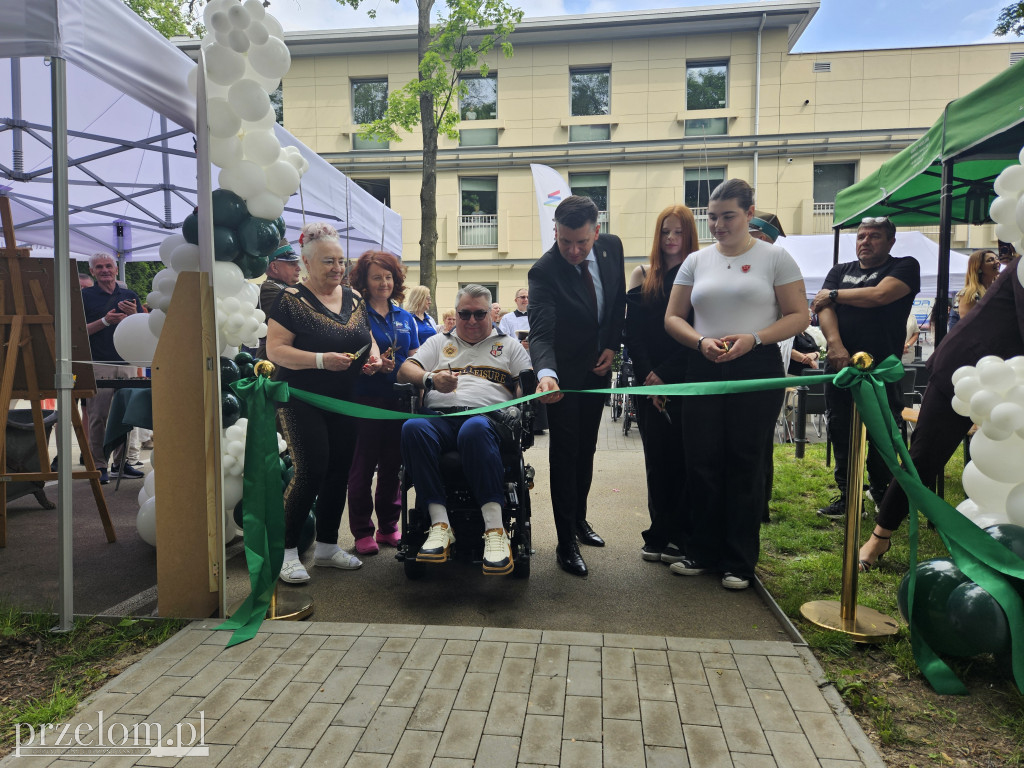 Otwarcie po rewitalizacji parku przy szpitalu rehabilitacyjnym w Krzeszowicach