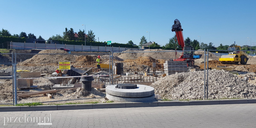 Otwarcie nowych sklepów w Kasztelanii w Chrzanowie