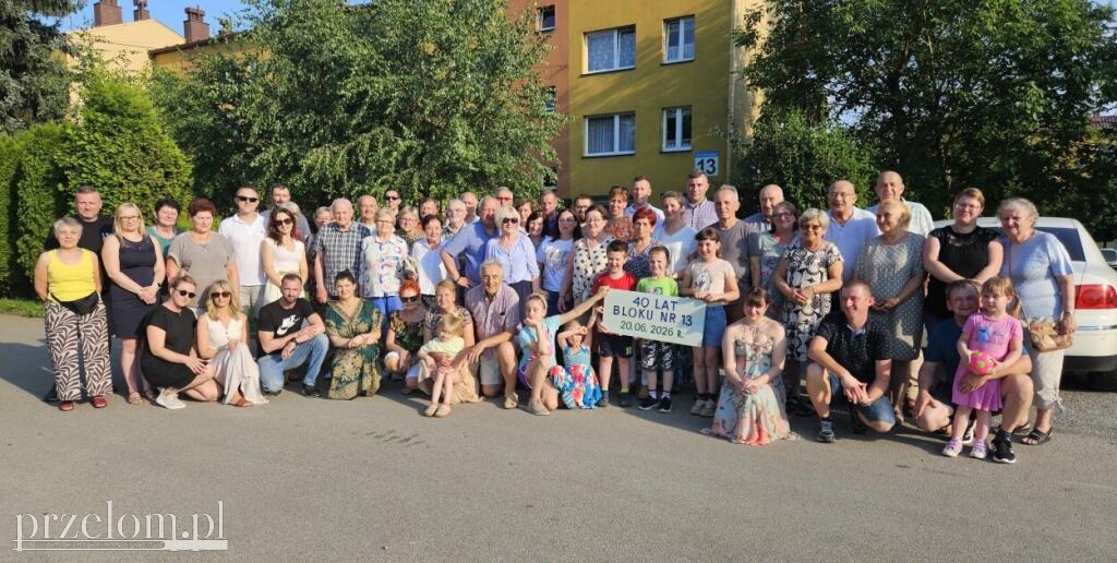 40-lecie bloku nr 13 na os. Chemików w Alwerni