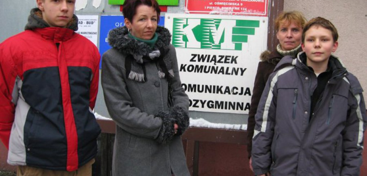 Beata Witman z synem Mateuszem oraz Aneta Mysza z synem Rafałem zapowiadają wojnę z ZK KM i firmą kontrolerską Vector 