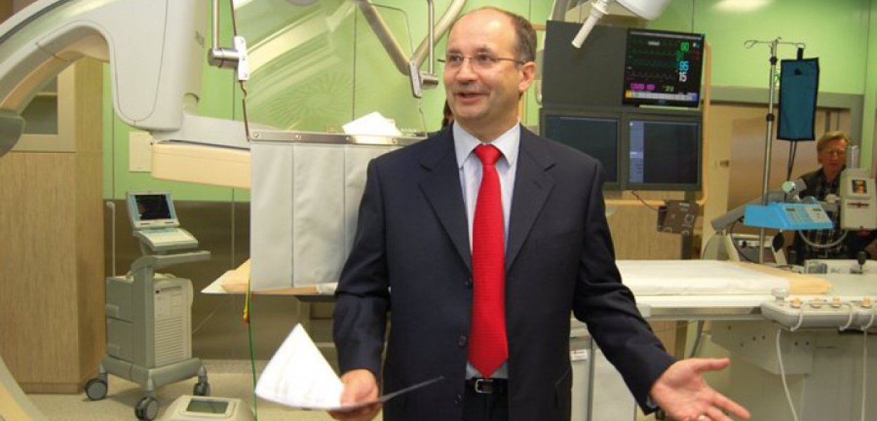 Dyrektor American Heart of Poland, dr hab. n. med. Paweł Buszman, podczas otwarcia oddziału kardiologii inwazyjnej przy chrzanowskim szpitalu