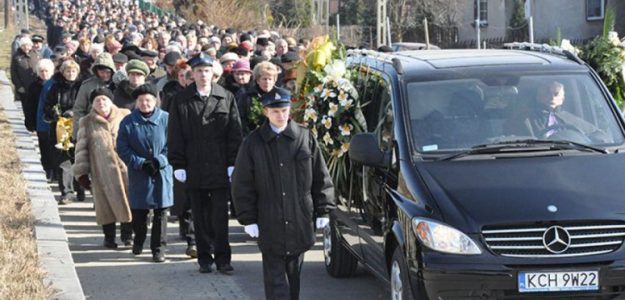Zmarłego ks. Stanisława Fijałka żegnali w środę przyjaciele, parafianie, samorządowcy 