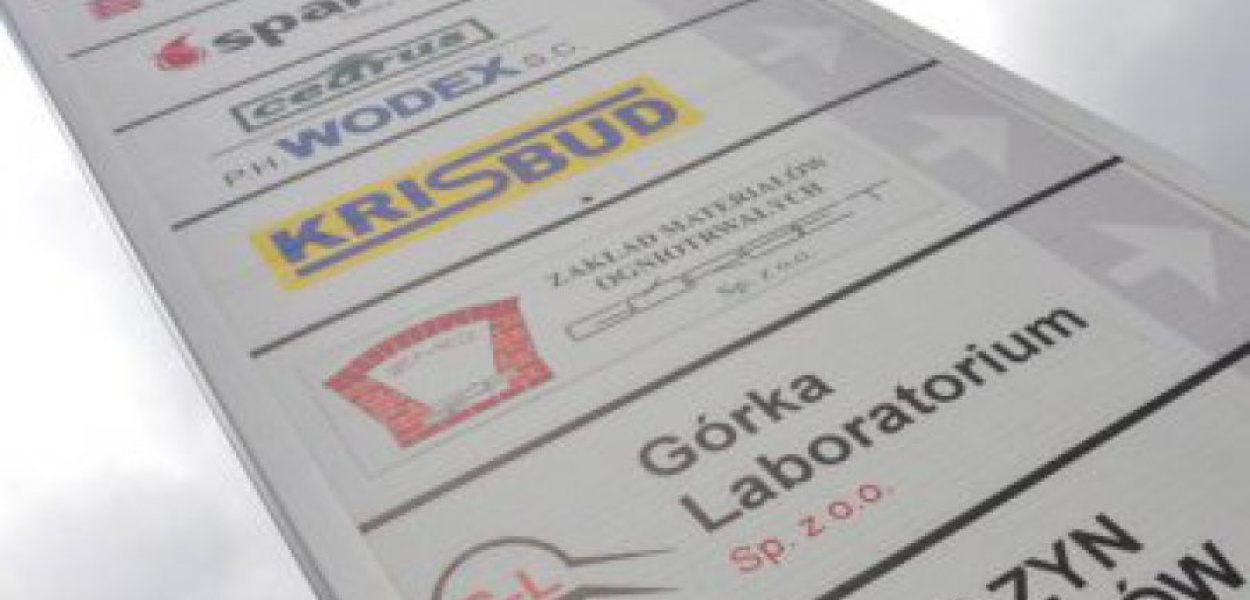 Firmy z Biznes Park Górka zaczęły od oznakowania dojazdu do swoich siedzib 