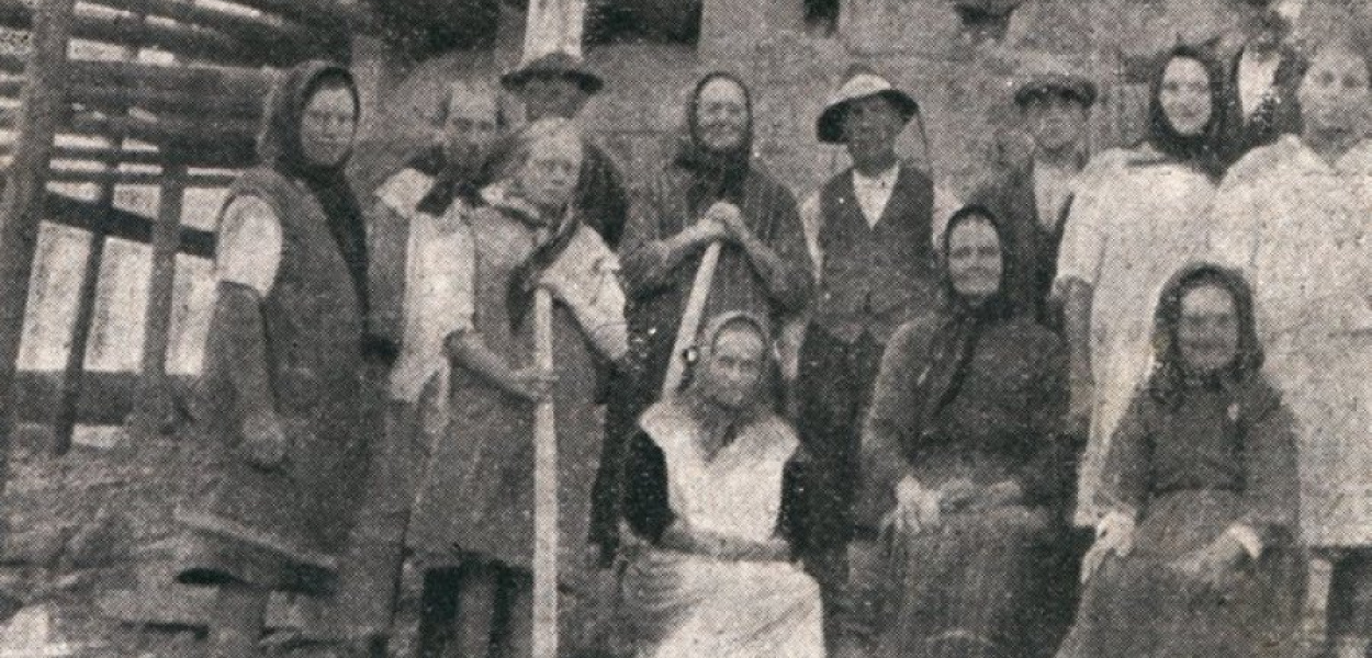 Rok 1931. Mieszkańcy Byczyny na placu budowy tamtejszego kościoła. 