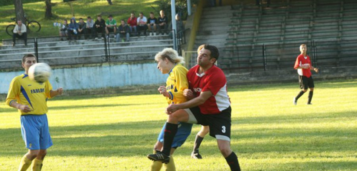 W niedawnym derbach piłkarze KP Chrzanów pokonali u siebie Żarki 3-0 