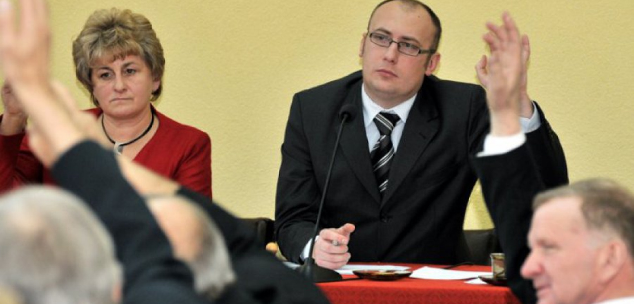 Prezydium Rady Miejskiej w Alwerni: wiceprzewodnicząca Krystyna Wojtoń, przewodniczący Marek Skowronek i wiceprzewodniczący Henryk Kędziora