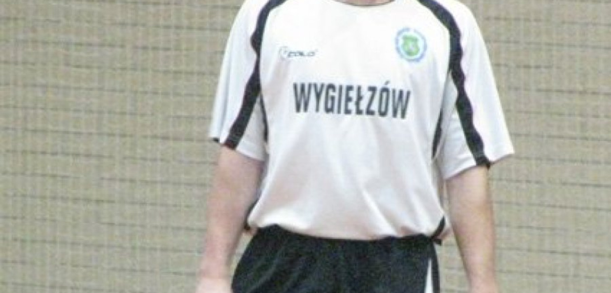 Kamil Adamczyk z Wygiełzowa w meczu przeciwko Koronie Futsal team zdobył aż 14 bramek i awansował na fotel lidera klasyfikacji strzelców. 