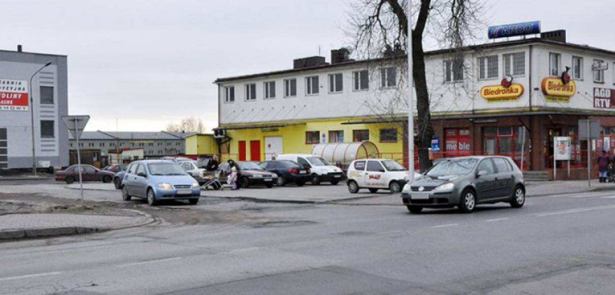 Zjazd z ul. Kościuszki do Biedronki oraz pozostałych firm i terenów inwestycyjnych, działających w obszarze zlikwidowanej huty, ma być zamknięty od 14 lutego 