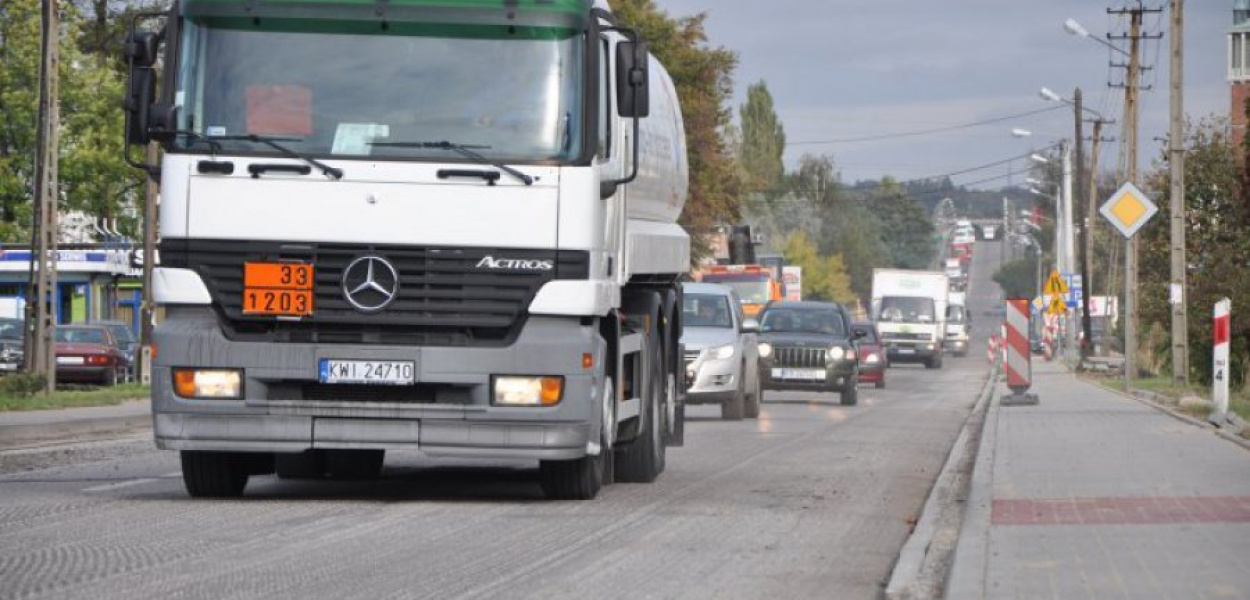 W związku z remontem na DK 79 kierowcy stoją w korku 