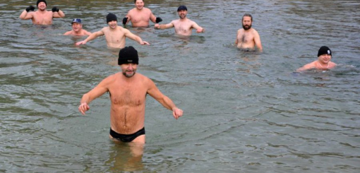 Morsy podczas niedzielnej kąpieli w Balatonie