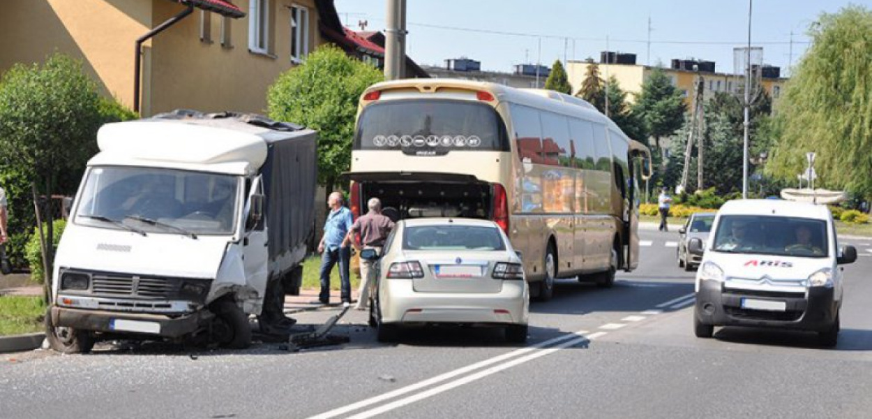 Trzy pojazdy zderzyły się we wtorek przy Rondzie Uśmiechu