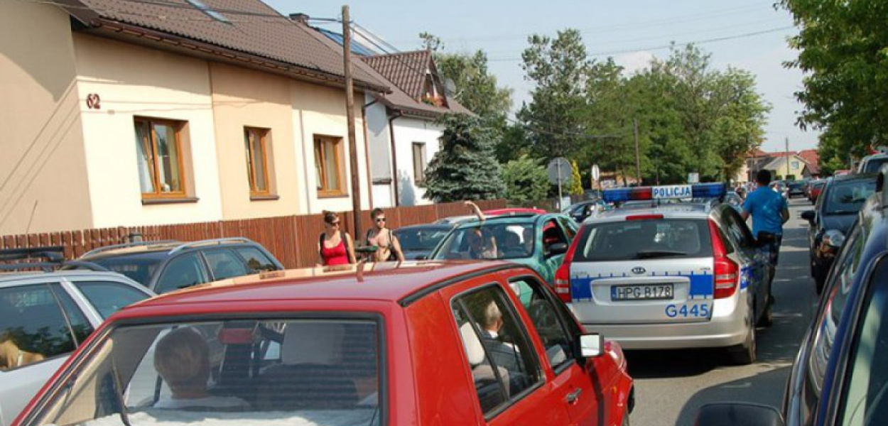 Wielu kierowców parkowało na chodniku 