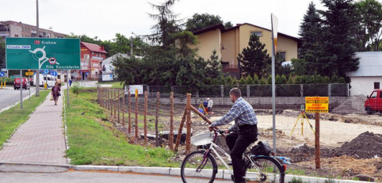 U zbiegu ulic Krakowskiej i Żmirka powstaje myjnia samochodowa 