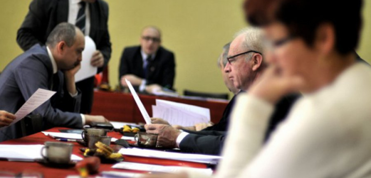 Podczas piątkowej sesji alwerniańscy radni uchwalili stawki za śmieci 