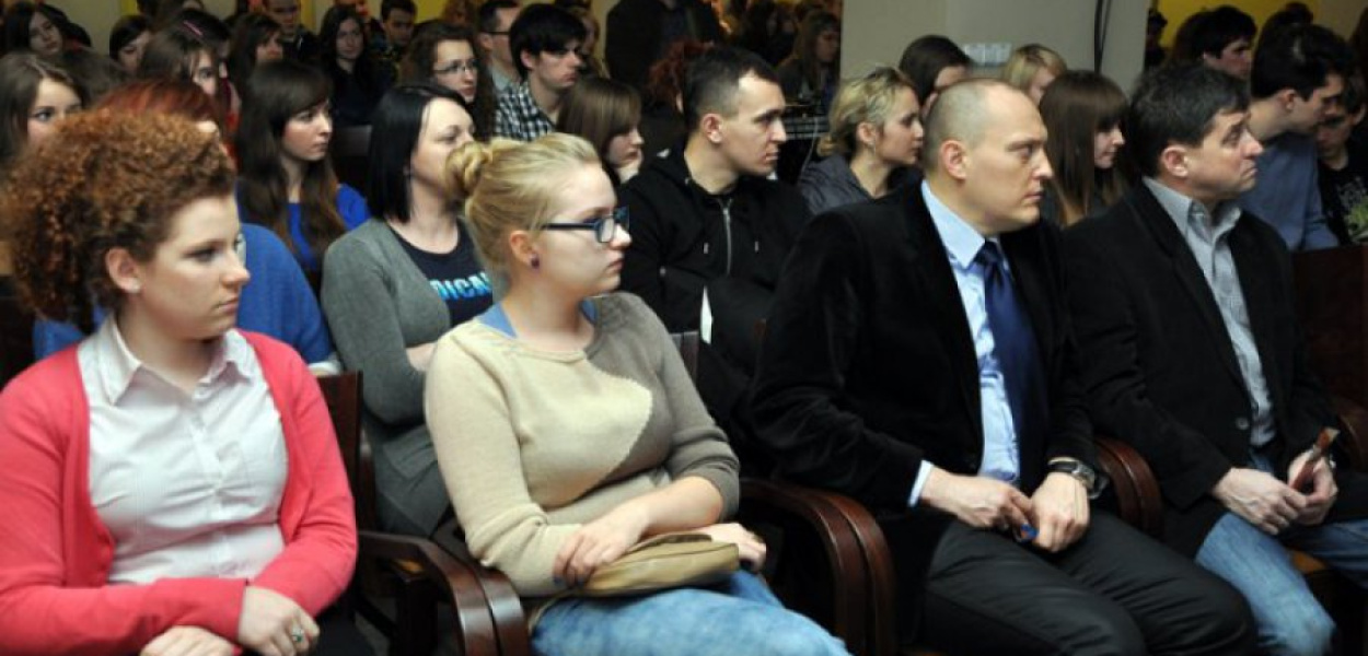 Wykładu onkologa wysłuchało kilkadziesiąt osób, głownie uczniowie II LO w Chrzanowie