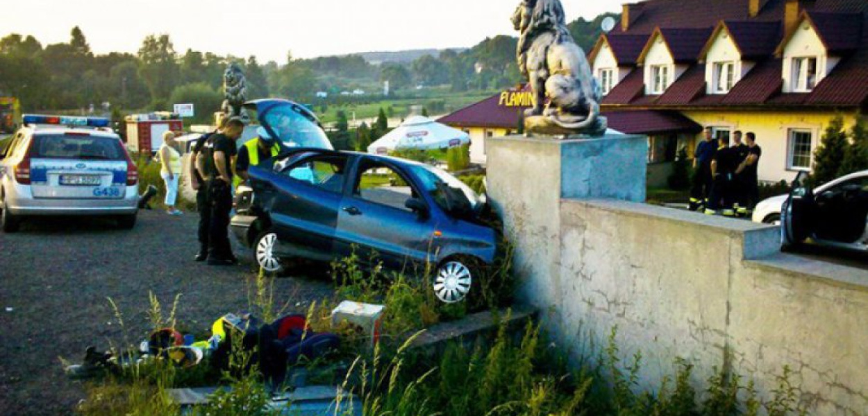 Wypadek w Porębie Żegoty. Fot. KP PSP w Chrzanowie