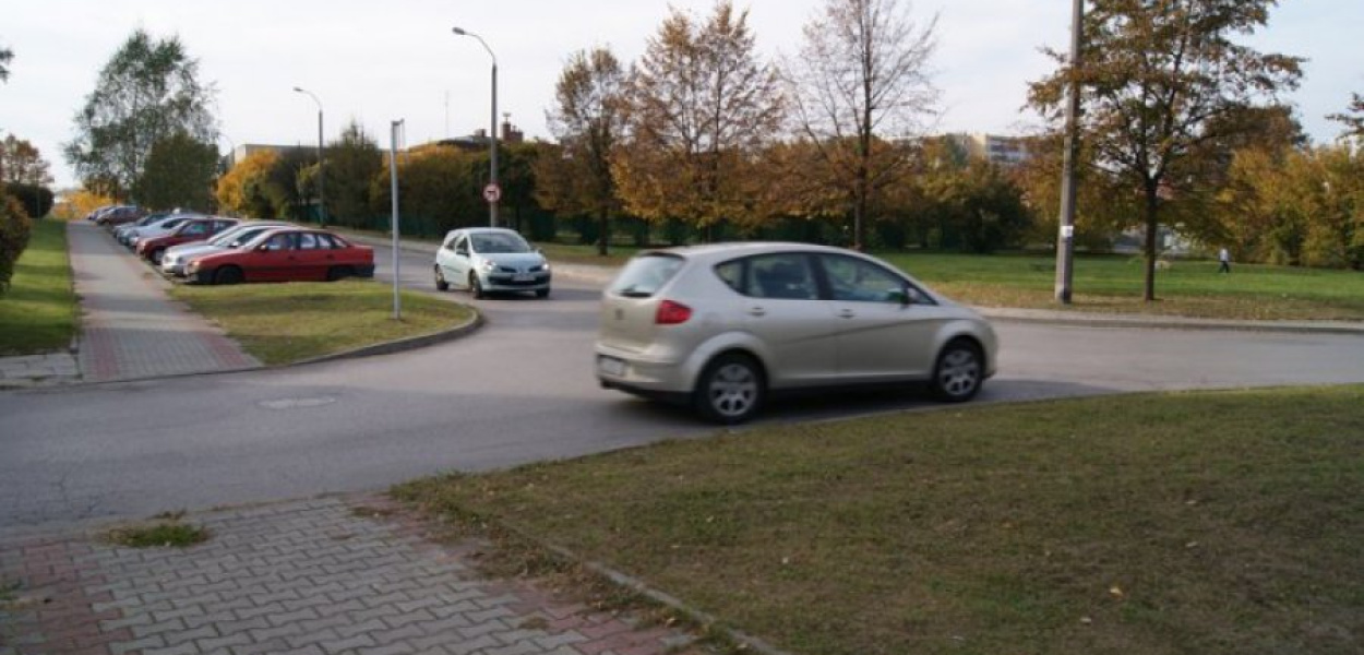 Kierowca wyjeżdżający z drogi wewnętrznej wymusił pierwszeństwo przejazdu 