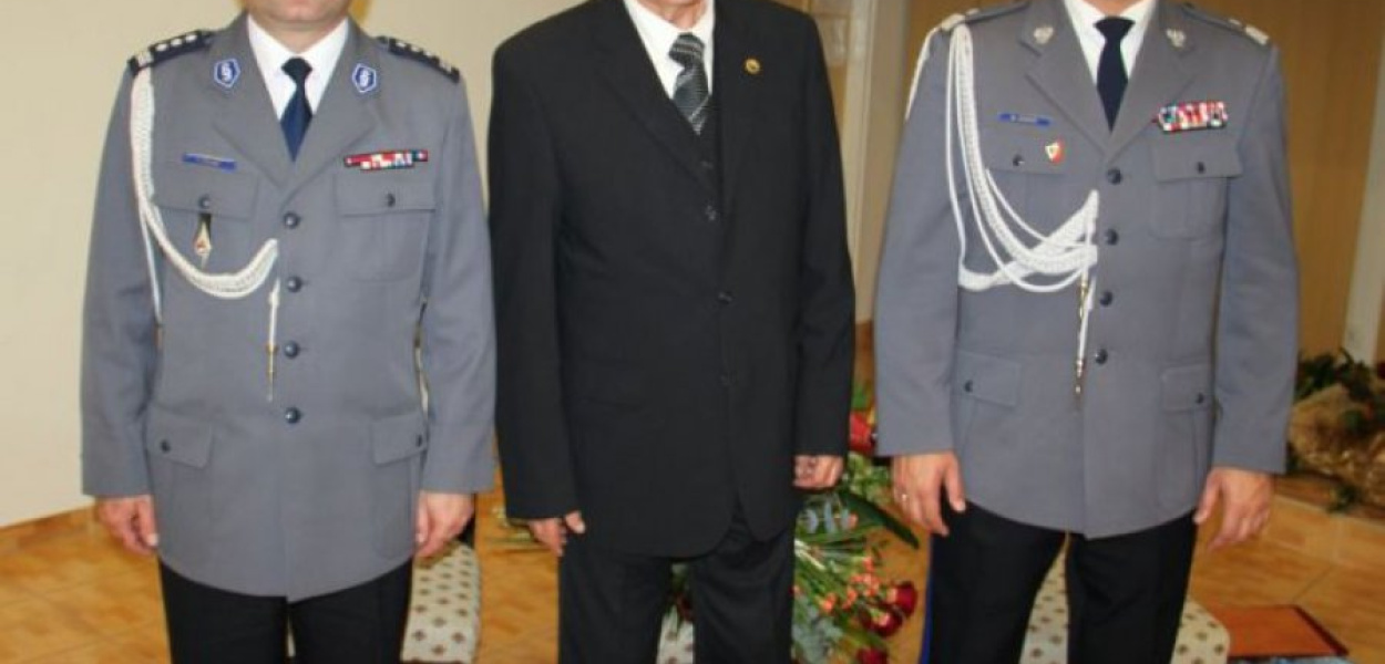 Od lewej stoją: Tomasz Zając, Henryk Pawela i Mariusz Dąbek
