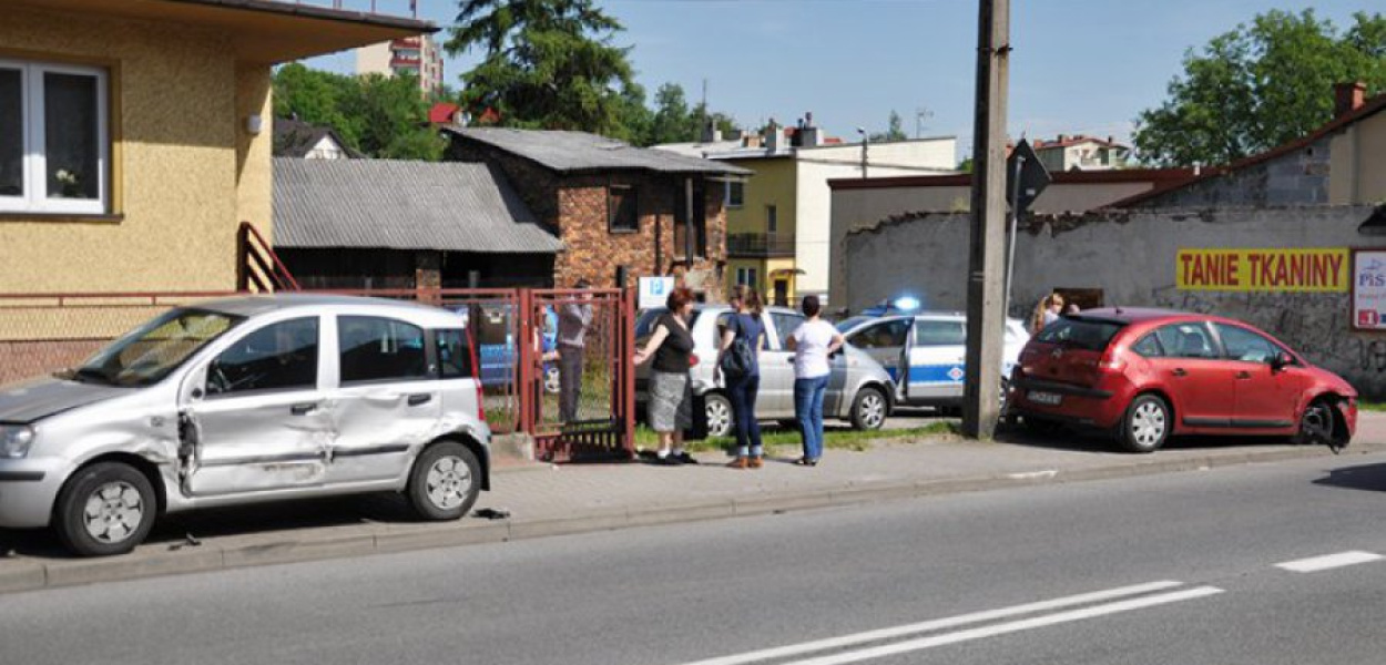 Po zderzeniu aut na ulicy Piłsudskiego
