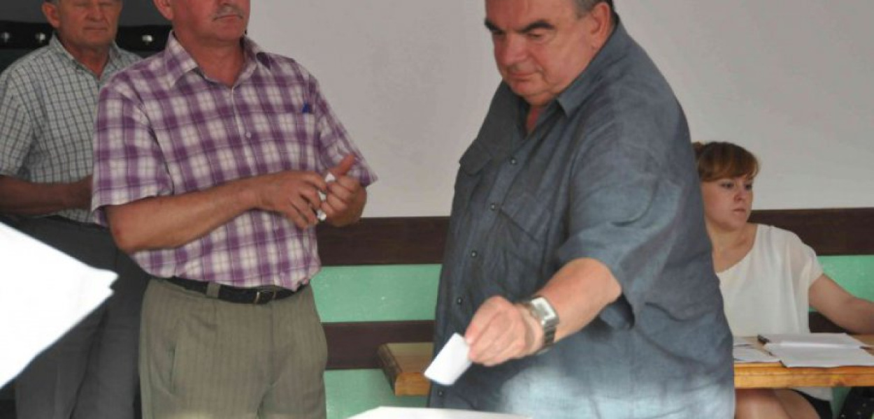 Głosuje Jacek Augustynek, prezes MKS Trzebinia-Siersza
