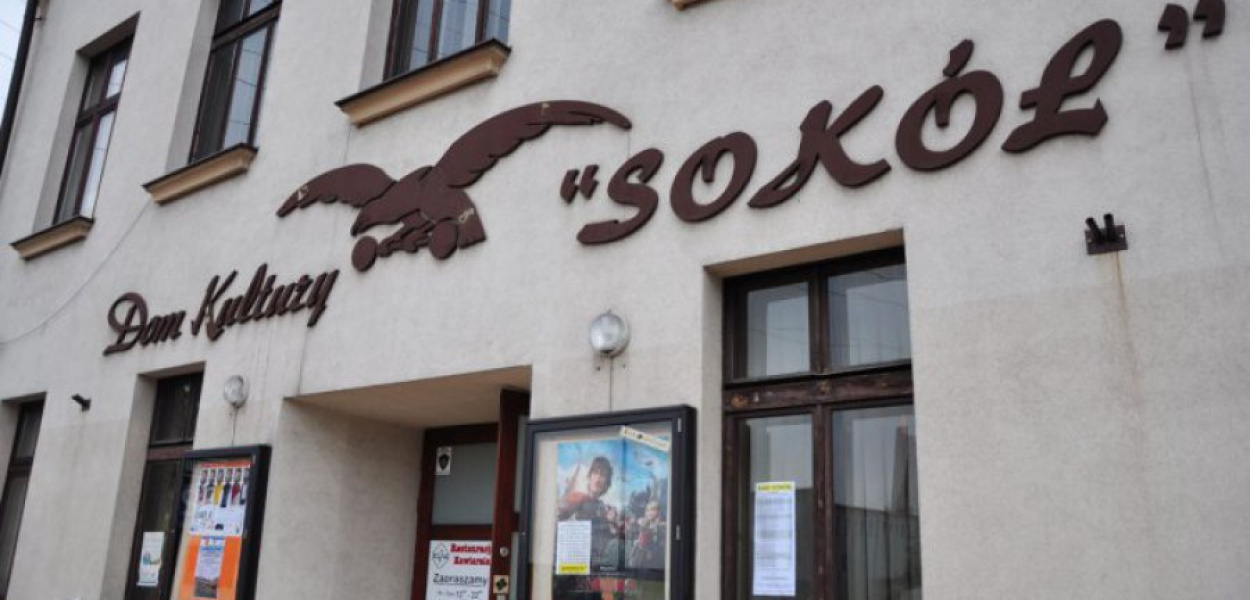 W kinie Sokół dzieci przed filmem zobaczyły reklamę prezerwatyw