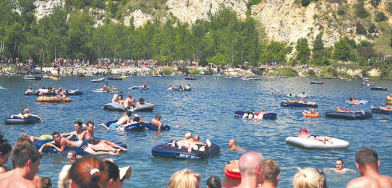 Trzebiński Balaton w sezonie to miejsce oblegane przez mieszkańców Małopolski i Śląska