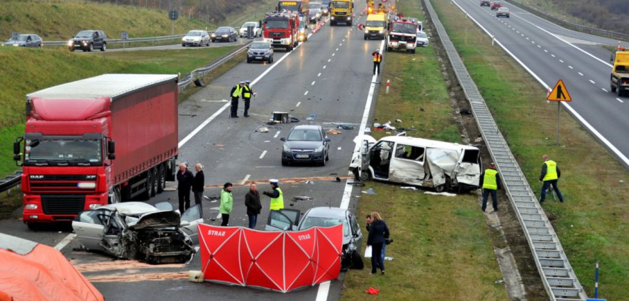 Miejsce karambolu na autostradzie A4 Fot. Łukasz Dulowski